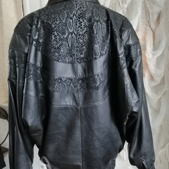 Genuine Soft Texure leather Jacket with Real Fur Collar Fur Vest - Picture 6 of 14